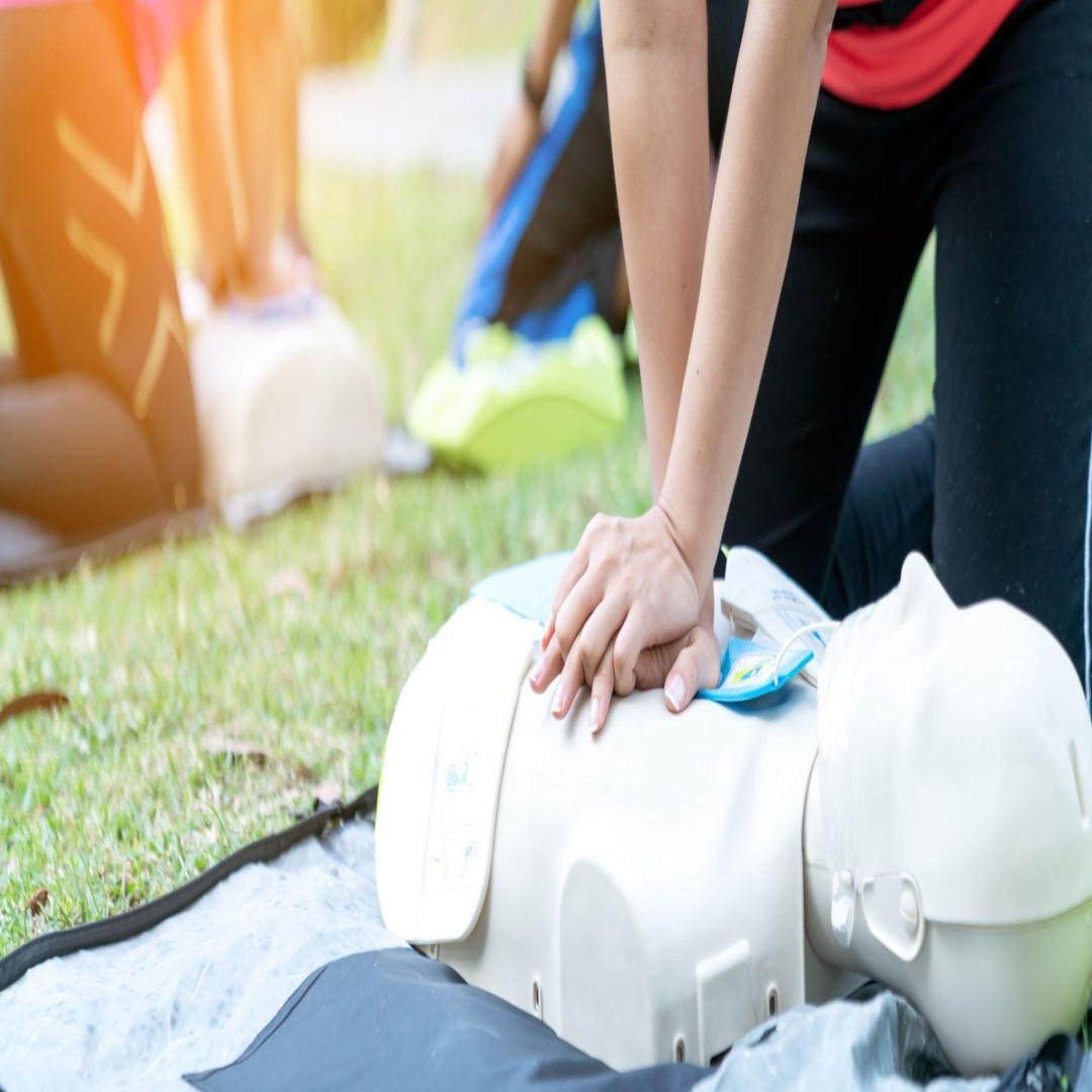 CPR Nedir? Temel Adımlarıyla CPR Nasıl Yapılır? | 