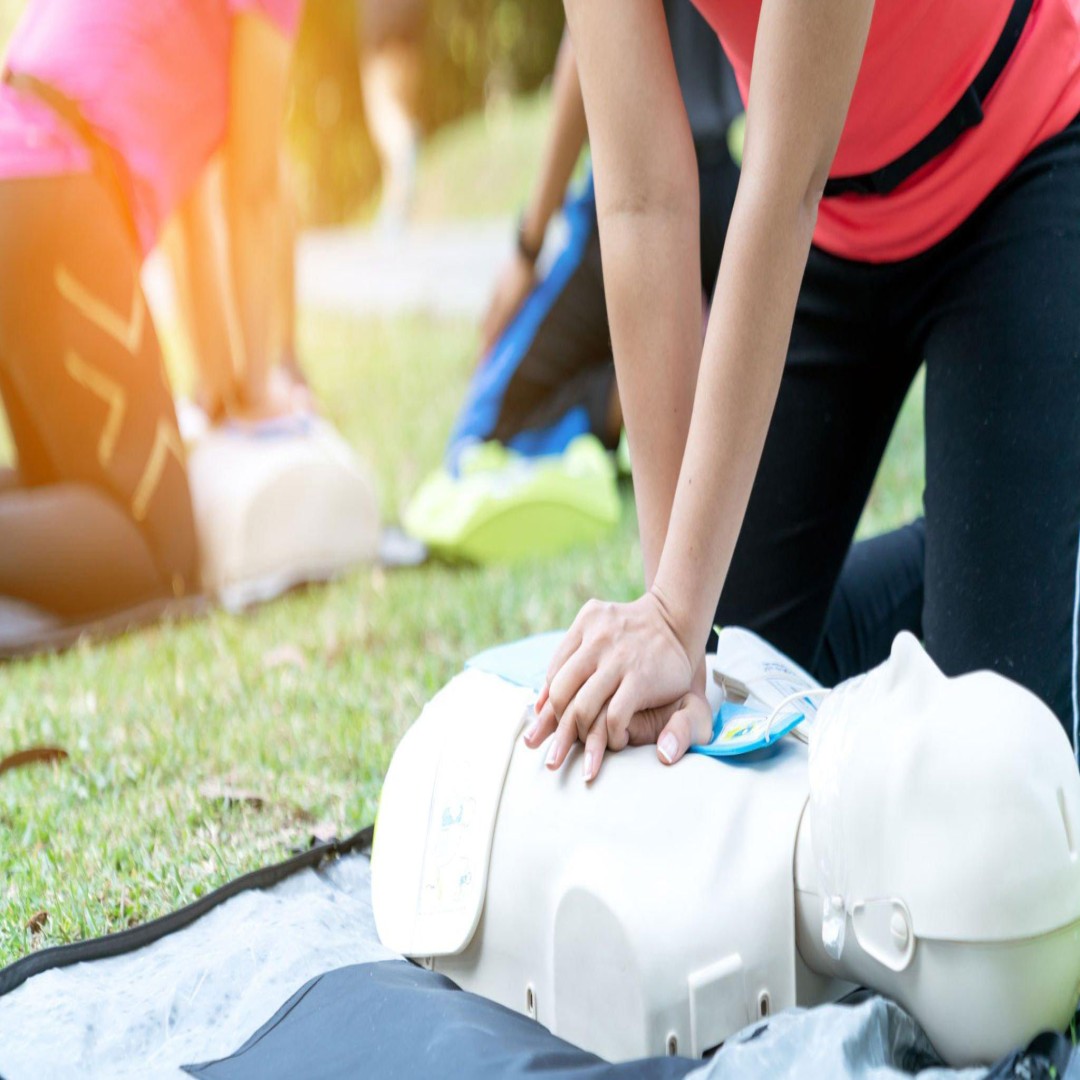 CPR Nedir? Temel Adımlarıyla CPR Nasıl Yapılır? | 